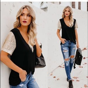 VICI BLACK T-SHIRT WITH GOLD SLEEVES